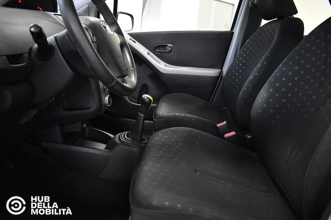 TOYOTA Yaris 1.0 5 porte